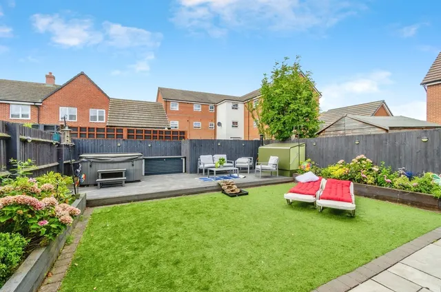 Photo 2 — Murcott End, Burntwood, Staffordshire, WS7