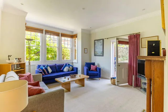 Photo 2 — Rodway Road, Putney, London, SW15 5DN