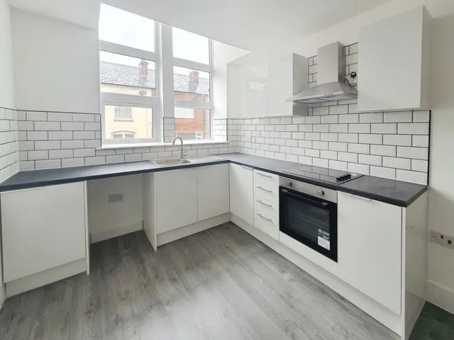 Railway Road, Leigh, WN7, photo 3