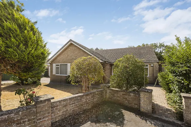 St Marys Close, Bicester, photo 1