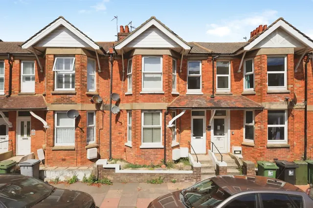 Belmore Road, Eastbourne, photo 1