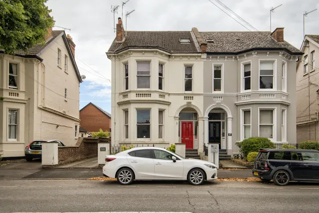 3 bedroom flat, Avenue Road, Leamington Spa, CV31
