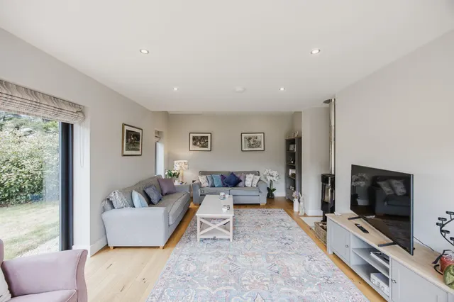 Contemporary Detached Home in Holt, photo 2
