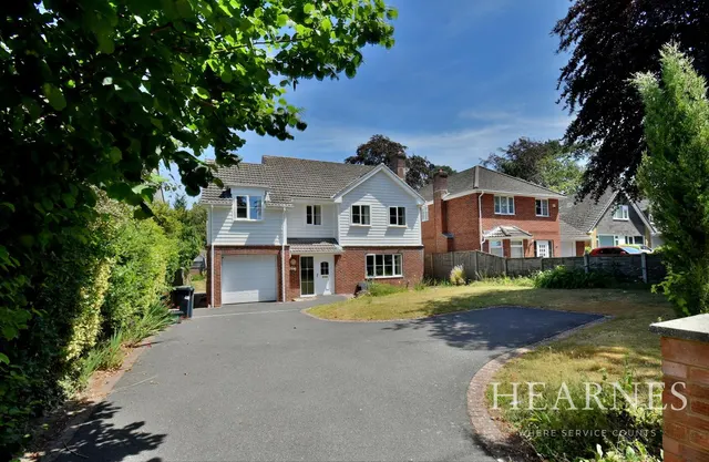 Wincombe Drive, BH22, photo 1