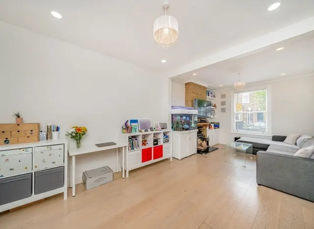Photo 3 — Milton Road, Wimbledon, SW19