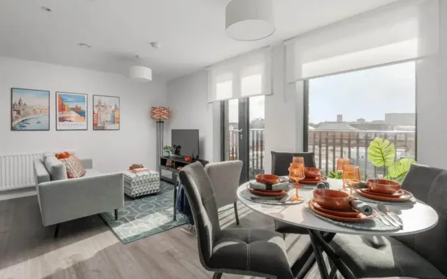 Photo 2 — *RENT TO BUY* Wellington Wharf, Liver...