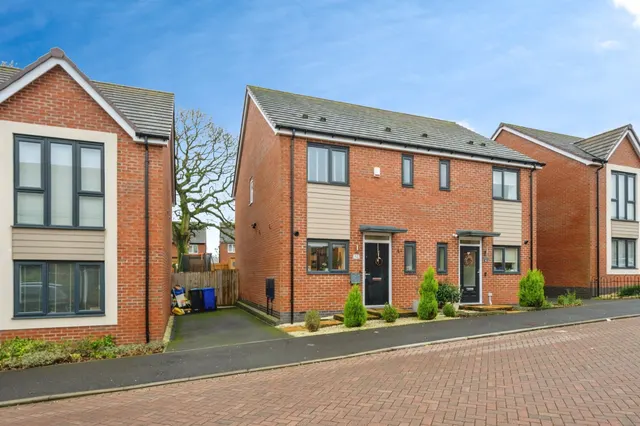 Sampson Avenue, Bramshall, Uttoxeter, photo 1