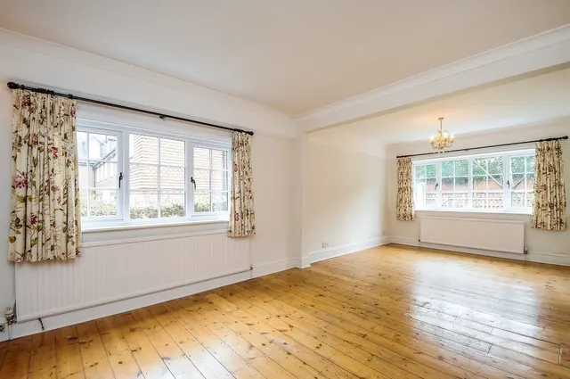 Pathfields Haslemere, GU27, photo 3