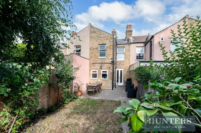 Photo 2 — Longfellow Road, Worcester Park