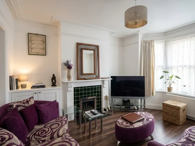 Chester Road, WD18, photo 3
