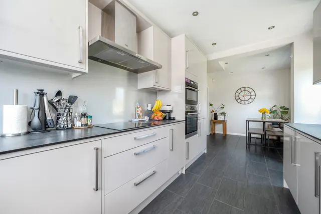 Elizabeth Way, Stoke Poges, SL2, photo 2