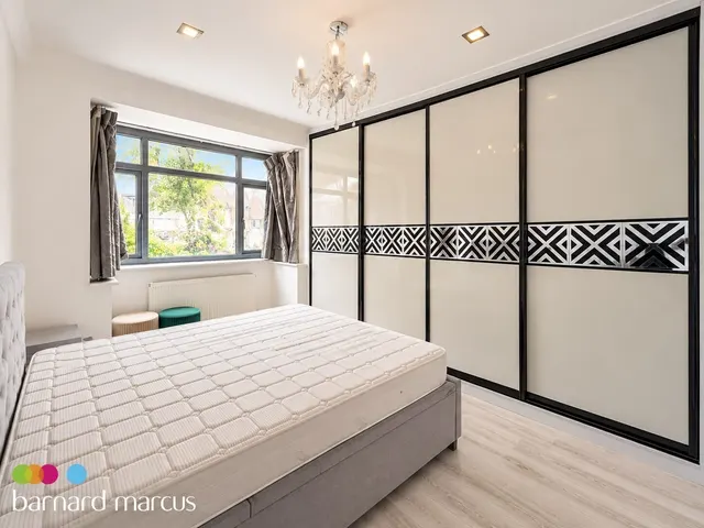 Tachbrook Road, Feltham, TW14, photo 3