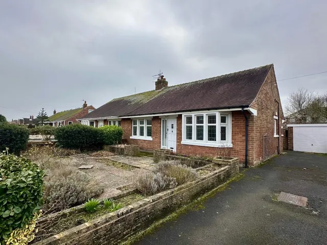 Blackpool Road North, Lytham St Annes, photo 1