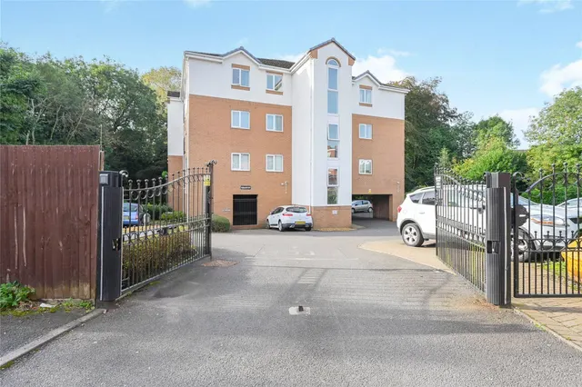 Woodland Court, Hednesford, Cannock, Staffordshire, WS12, photo 1