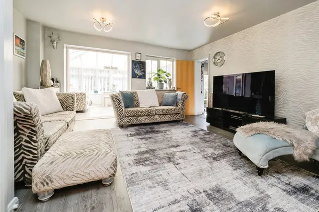 Photo 3 — Retreat Way, Chigwell, Essex, IG7