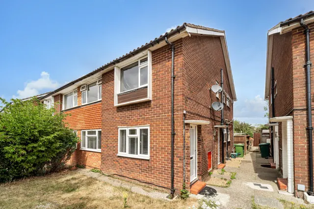 Warren Road, Ashford, photo 1