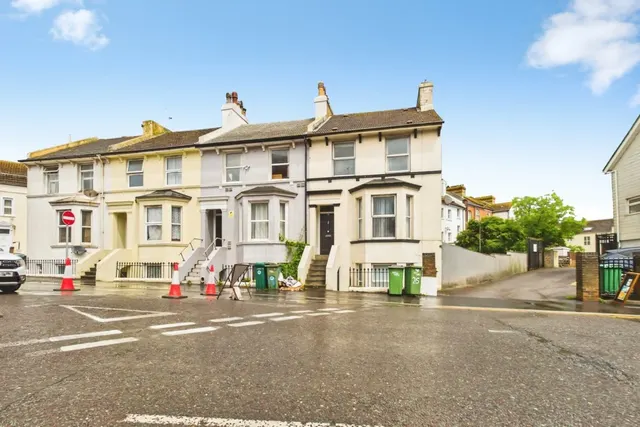 Cheriton Road, Folkestone, photo 1