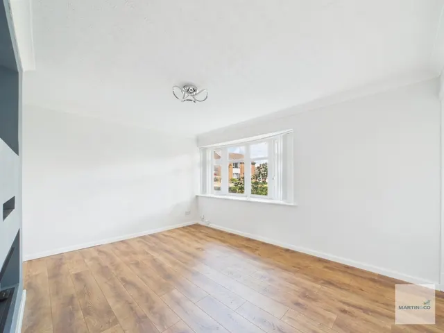 Radburn Court, Stapleford, NG9, photo 3