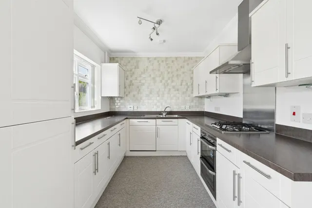 High Street, Rickmansworth, WD3, photo 3