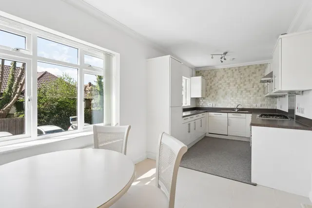 High Street, Rickmansworth, WD3, photo 2