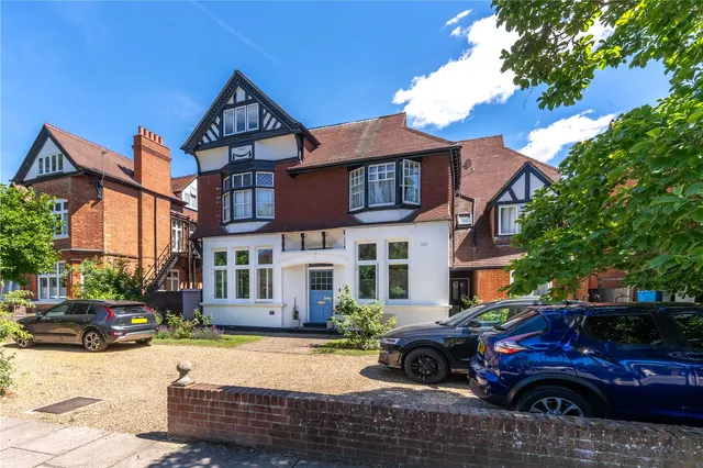 Walpole Gardens, Twickenham, TW2 5SL, photo 1
