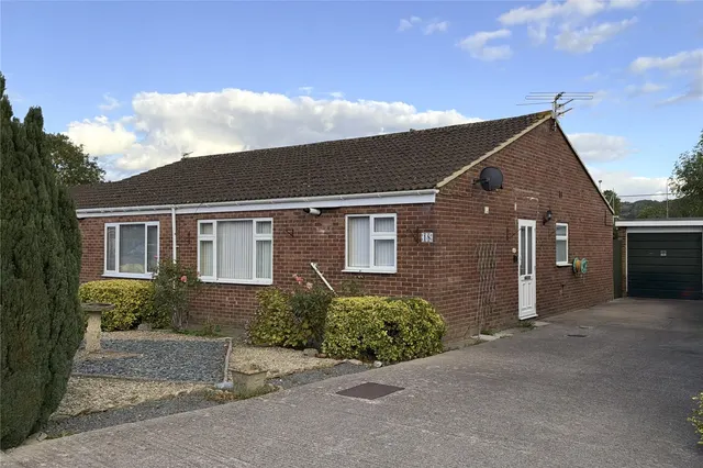 Westbury, photo 1