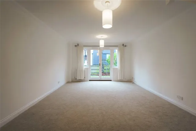 Fawcett Close, London, SW16, photo 1