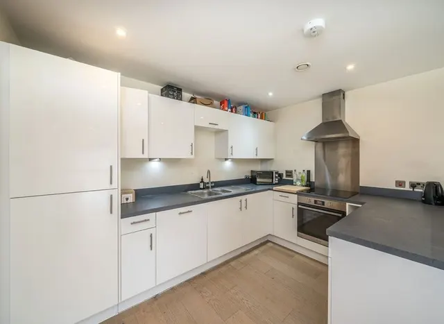 Photo 2 — Singer Mews, Clapham North, SW4