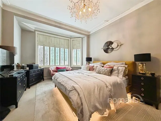 Crawley Lodge, Crawley Ridge, GU15, photo 3