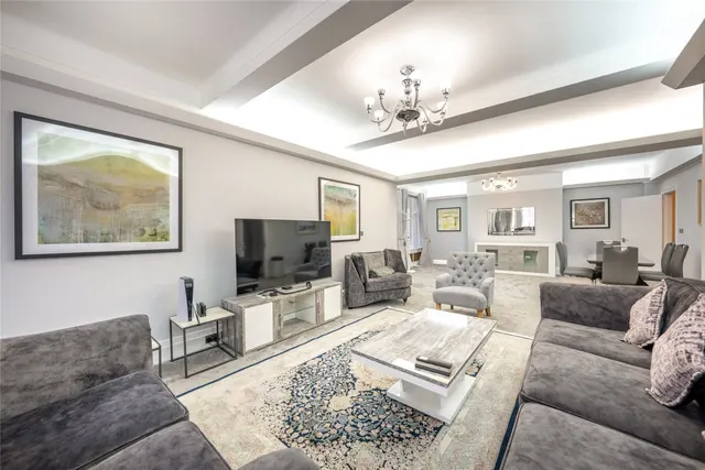 Photo 2 — Berkeley Court, Baker Street, London, NW1