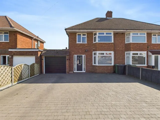 Innsworth Lane, Longlevens, photo 1