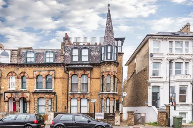 Haselrigge Road, London, SW4, photo 1