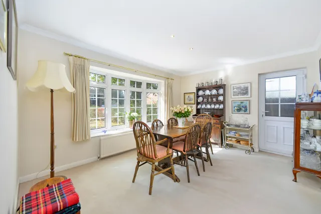 Broad Walk, Cranleigh, GU6, photo 3