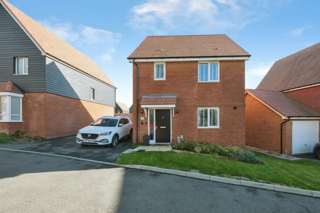 Millstone Drive, Hailsham, BN27, photo 1