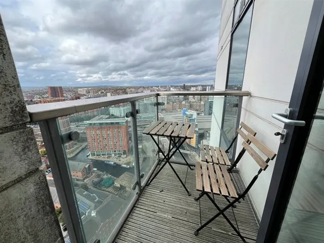 Water Lane, Leeds, LS11, photo 2