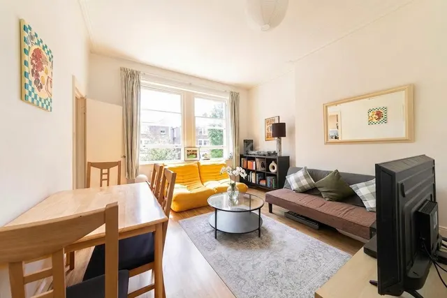 Brondesbury Road, London, NW6, photo 2