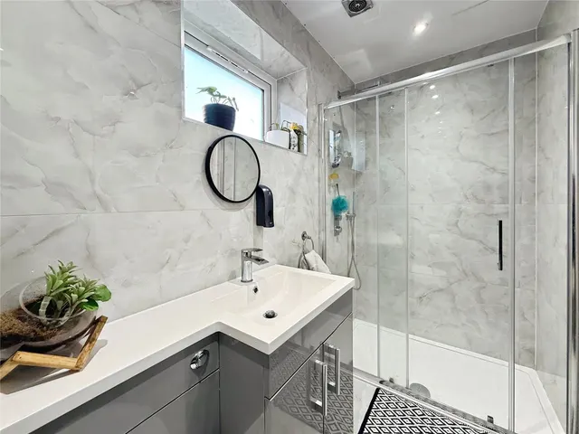 Barnes Road, Frimley, GU16, photo 3
