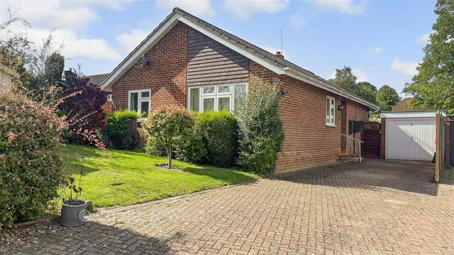 Rectory Close, Ewhurst, GU6, photo 1