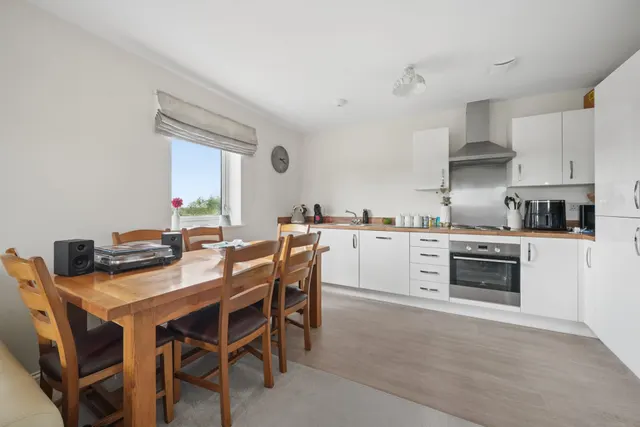 Guild Close, Witney, OX28, photo 2