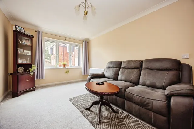 Summers Road, Godalming, GU7, photo 3