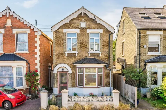 Deacon Road, KT2, photo 1