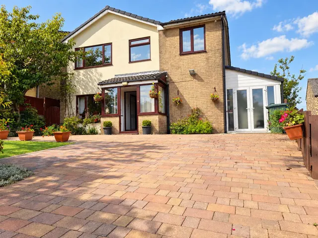 Heald Lane, Weir, OL13, photo 1
