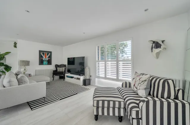Photo 3 — Folders Lane, Bracknell, Berkshire, RG42 2LP