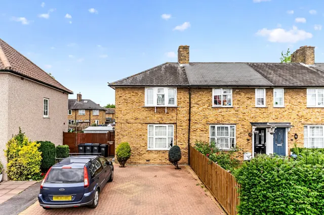 Abbotsbury Road, Morden, photo 1