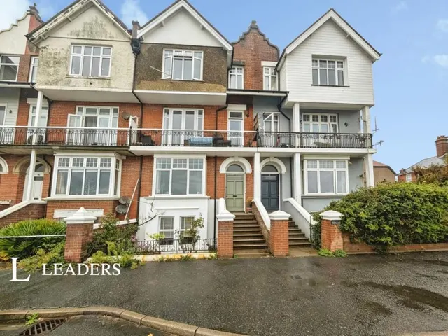 South Terrace, Littlehampton, BN17, photo 1