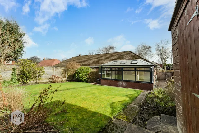 Longsight Road, Greenmount, Bury, BL8 4DB, photo 1