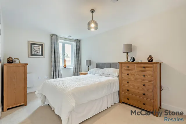 Station Road, Hook, RG27, photo 3
