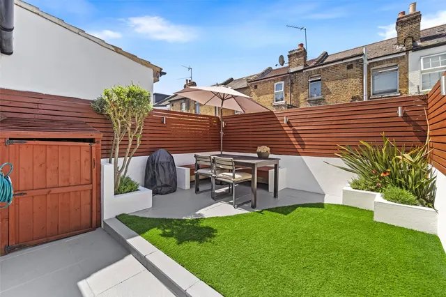 Photo 2 — Hamilton Road, Twickenham, TW2 6SN
