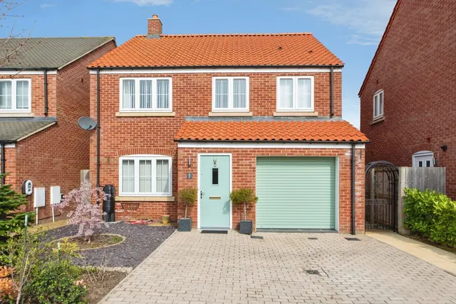 Dunnock Close, Branston, Lincoln, Lincolnshire, LN4, photo 1