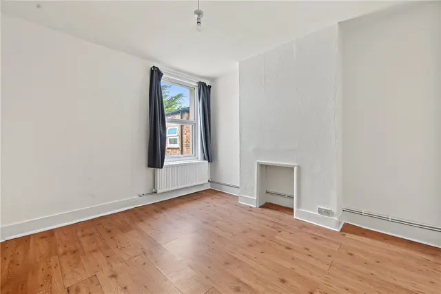 Deacon Road, London, NW2, photo 1